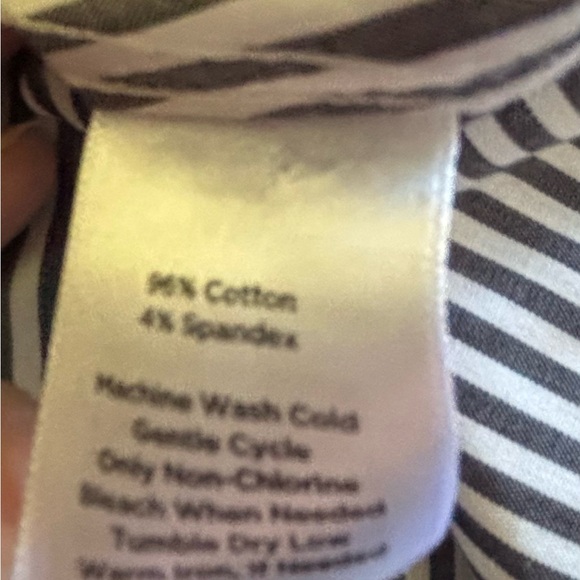 Talbots 16P blouse /Shirt long sleeve button-up wrinkle resistant gray/white - Picture 7 of 7